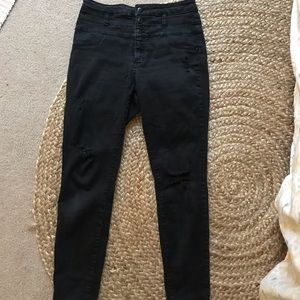 Refuge Distressed Black Skinny Jean